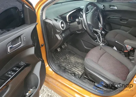 2018 Chevrolet Sonic Lt z USA, uszkodzony, nr VIN 1G1JC6SB1J4117375